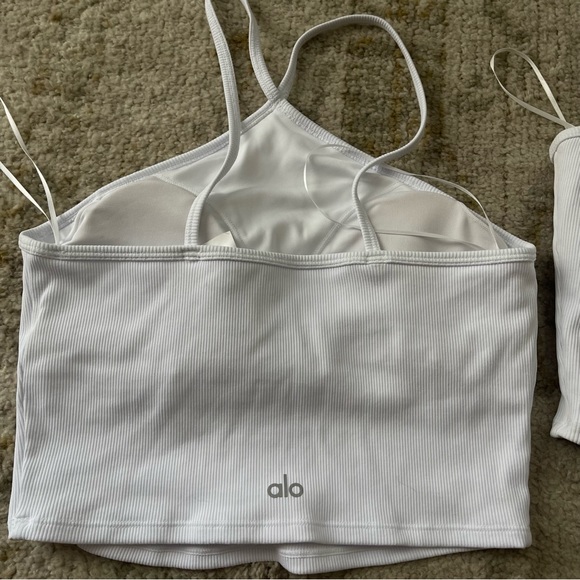 Bundle alo Goddess Ribbed Bandeau Top + Goddess Ribbed Cross Crop Top - Picture 9 of 16